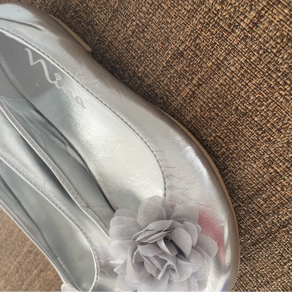 Silver Floral Little Girls Shoes Ballet Flat